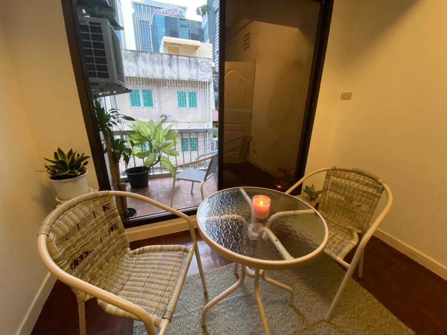 Homey Stay And Cafe By Hematoa Bangkok Buitenkant foto