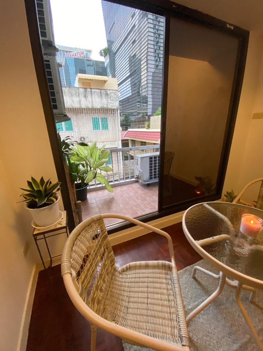 Homey Stay And Cafe By Hematoa Bangkok Buitenkant foto