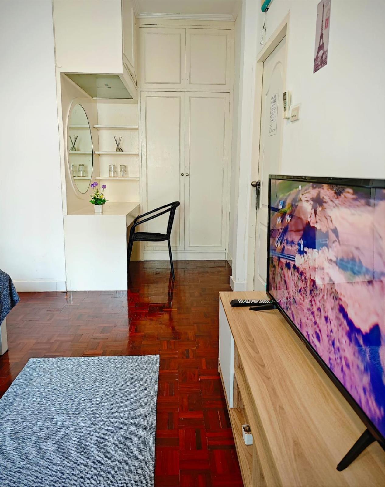 Homey Stay And Cafe By Hematoa Bangkok Buitenkant foto