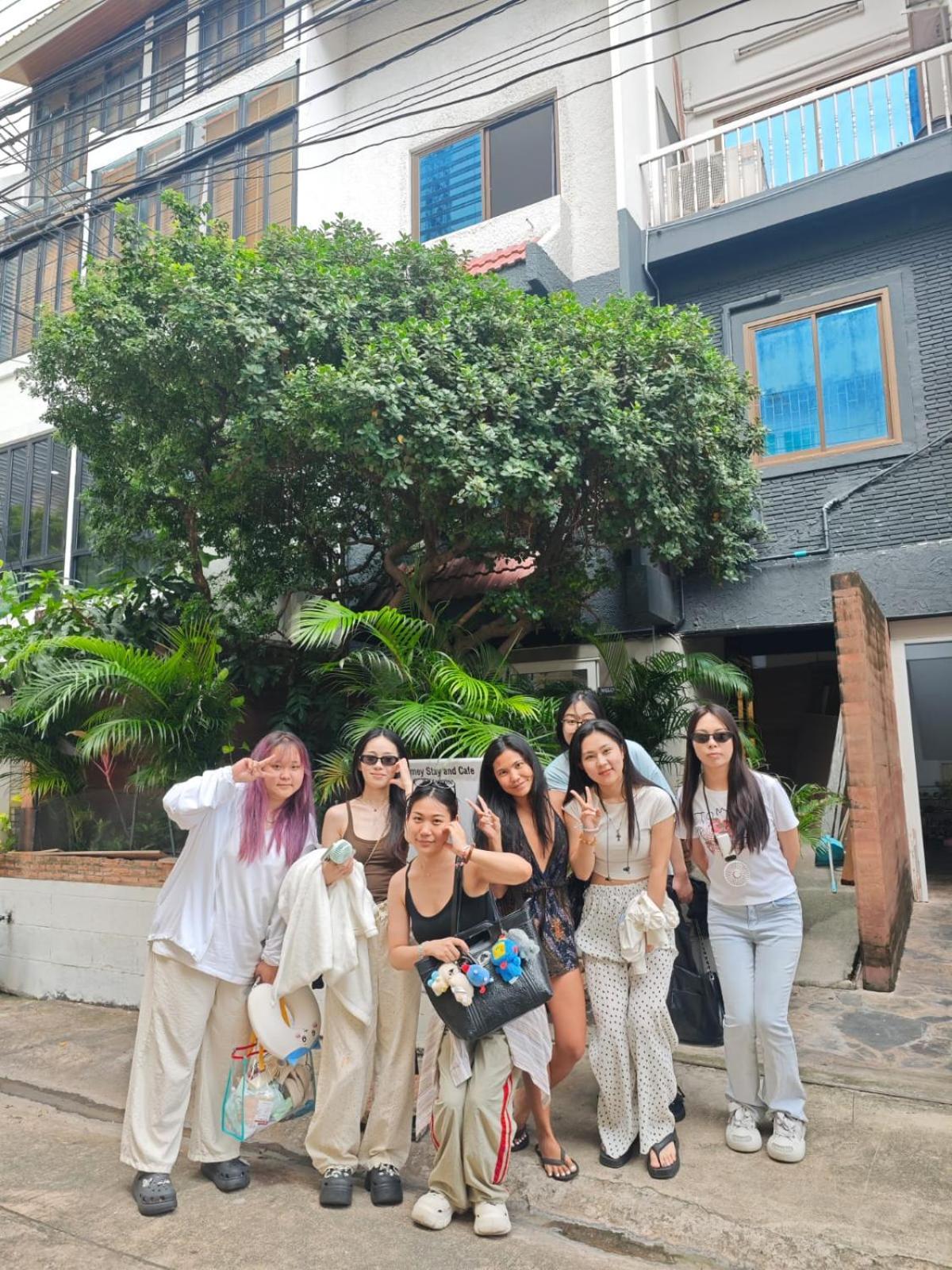 Homey Stay And Cafe By Hematoa Bangkok Buitenkant foto